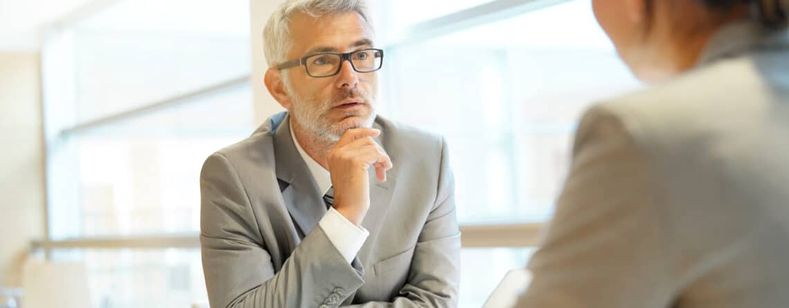 være proaktive og besvar svære spørgsmål